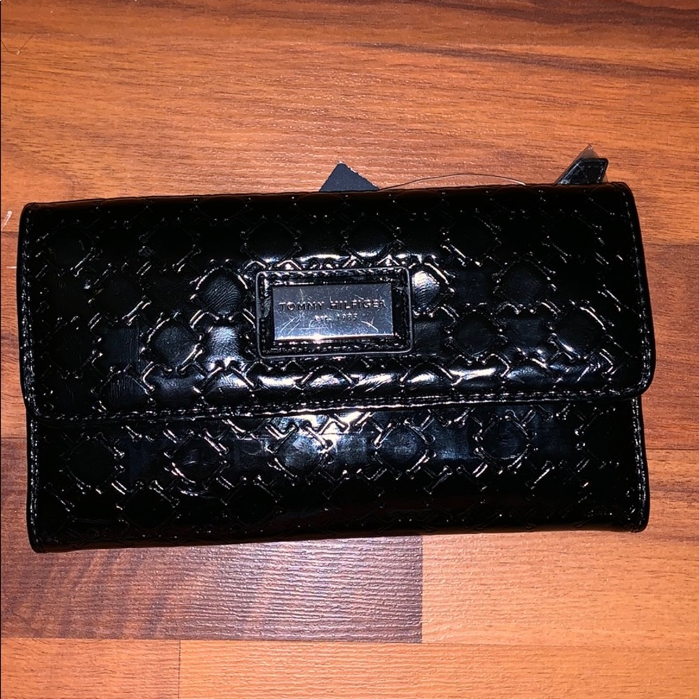 tommy hilfiger wallet